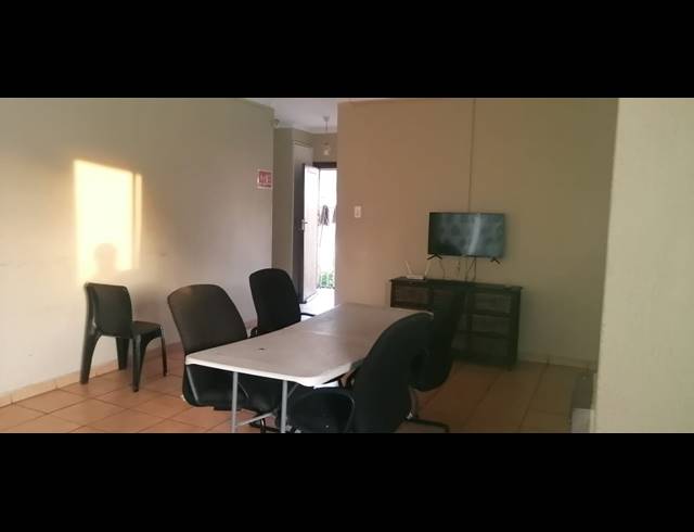 3 BEDROOM HOUSE FOR SALE IN SUNNYRIDGE